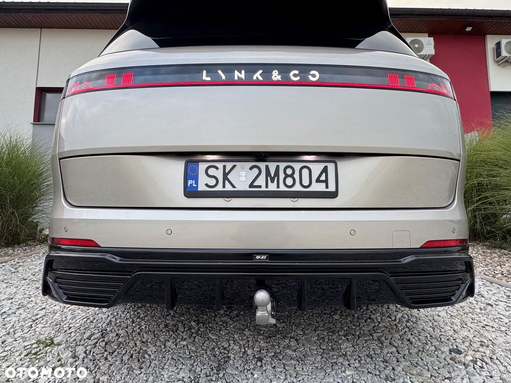 Lynk & Co 900 - 40