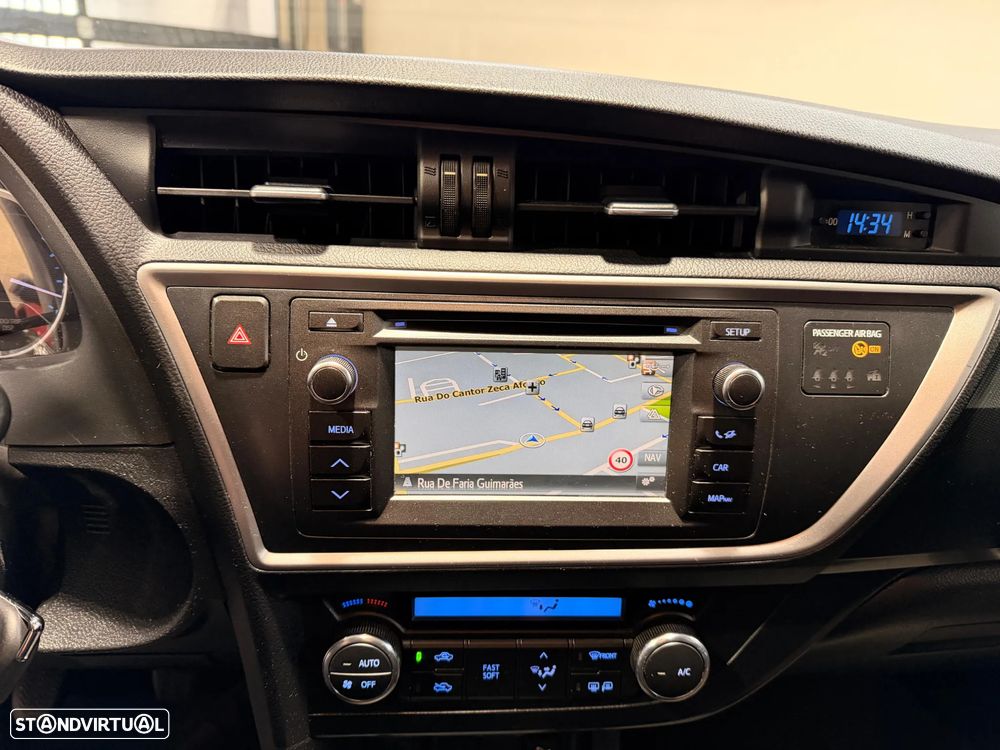 Toyota Auris Touring Sports 1.4 D-4D Com+P.Sport +Navi - 18