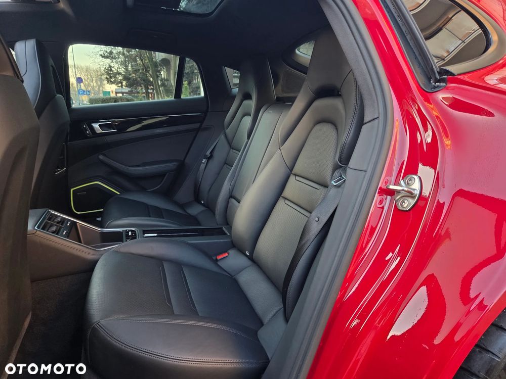 Porsche Panamera 4 - 30