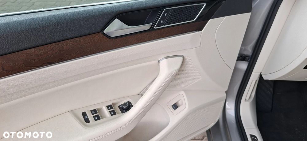 Volkswagen Passat 2.0 TDI BMT Highline DSG - 27
