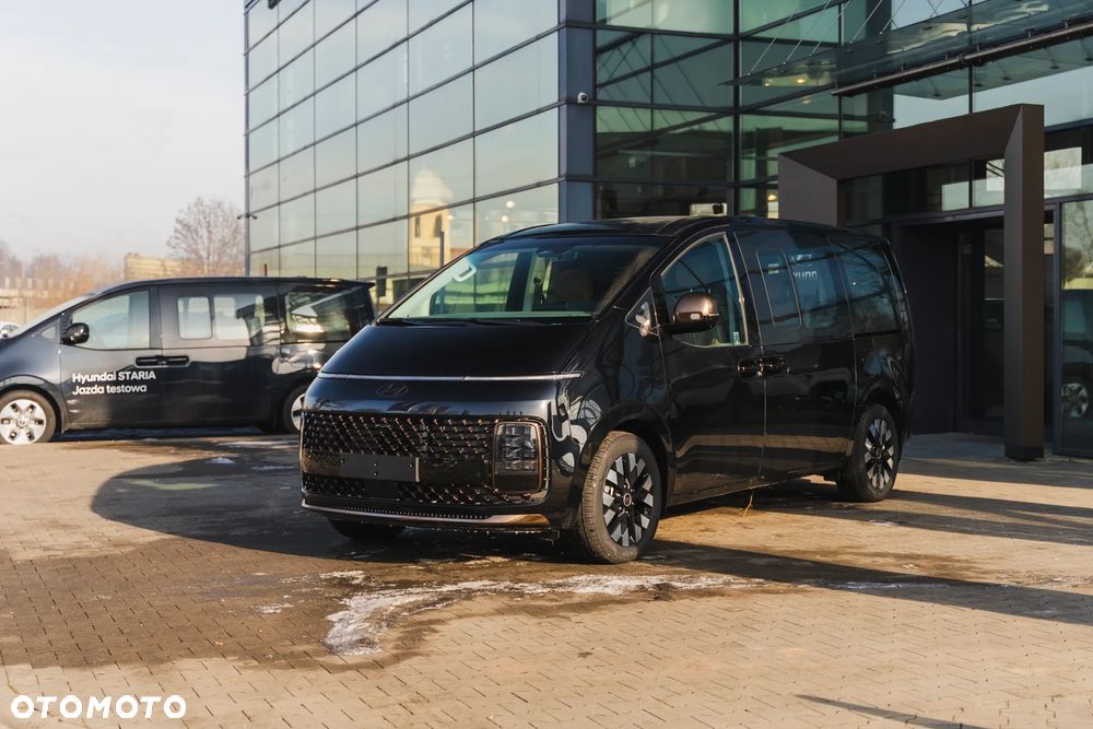 Hyundai Staria 1.6 T-GDI HEV Luxury - 1