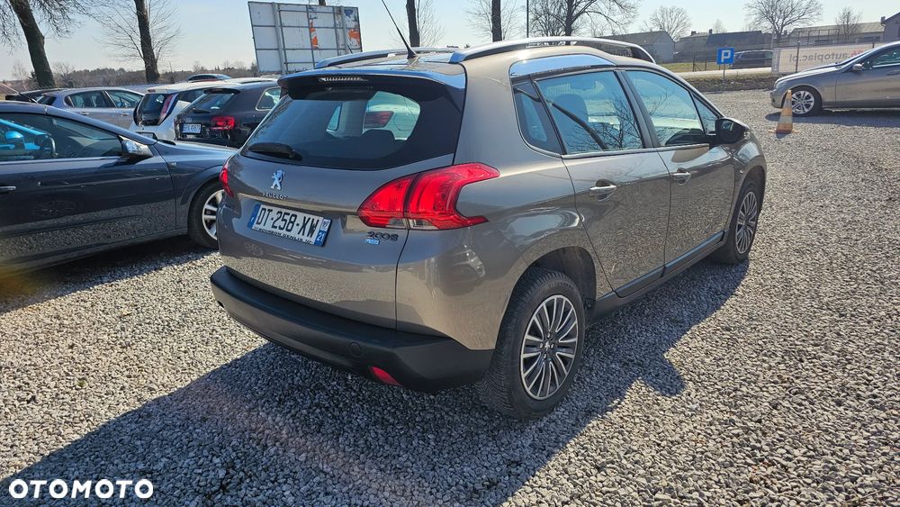 Peugeot 2008 1.6 e-HDi Style S&S - 4