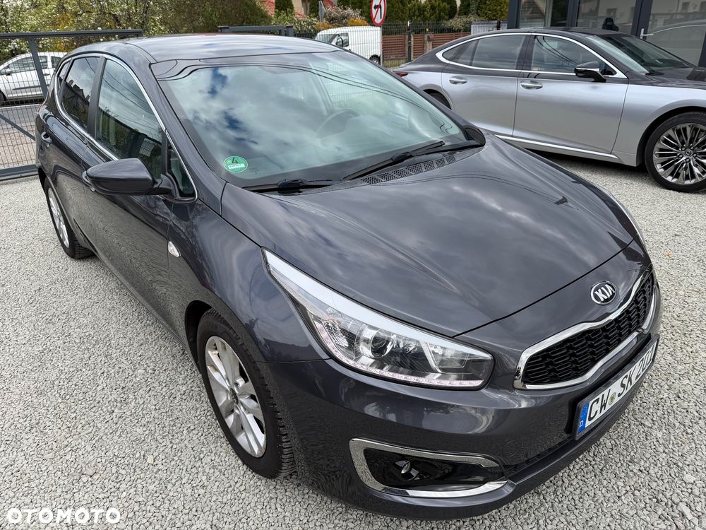Kia Ceed 1.6 CRDi 136 ISG Dream-Team Edition - 10