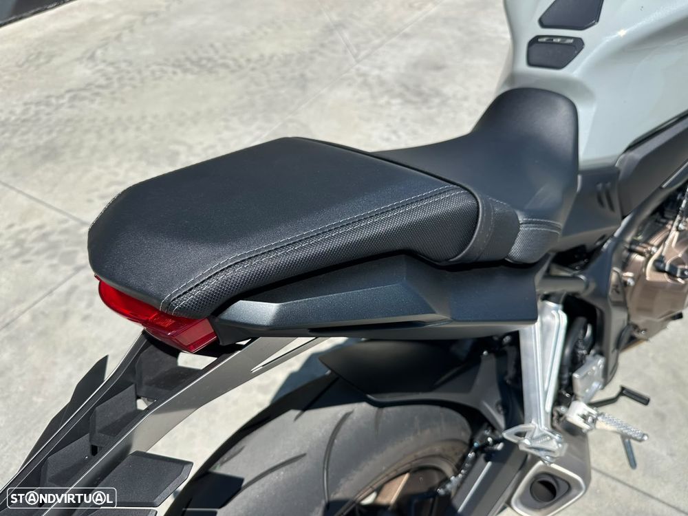 Honda CB 650 R - 2