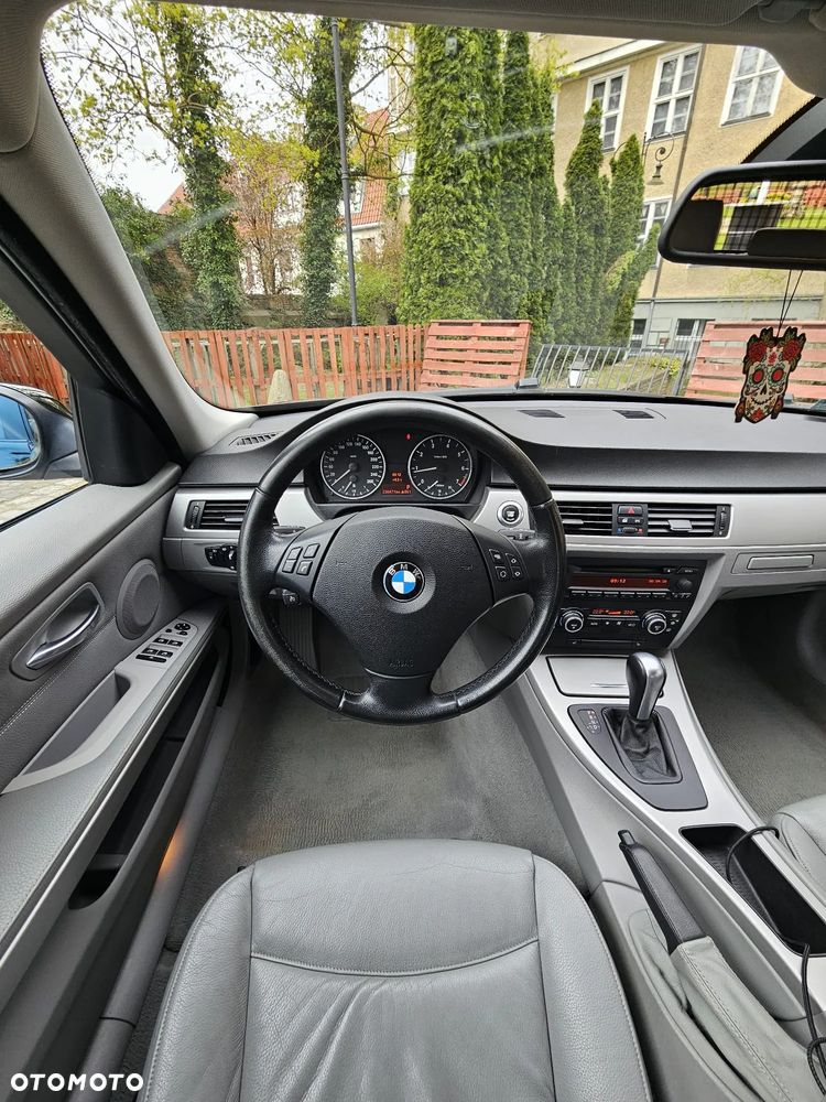BMW Seria 3 318i - 8