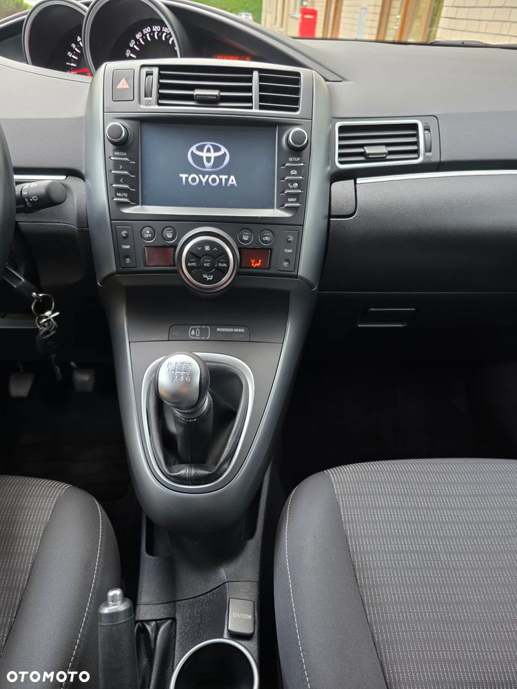 Toyota Verso - 33