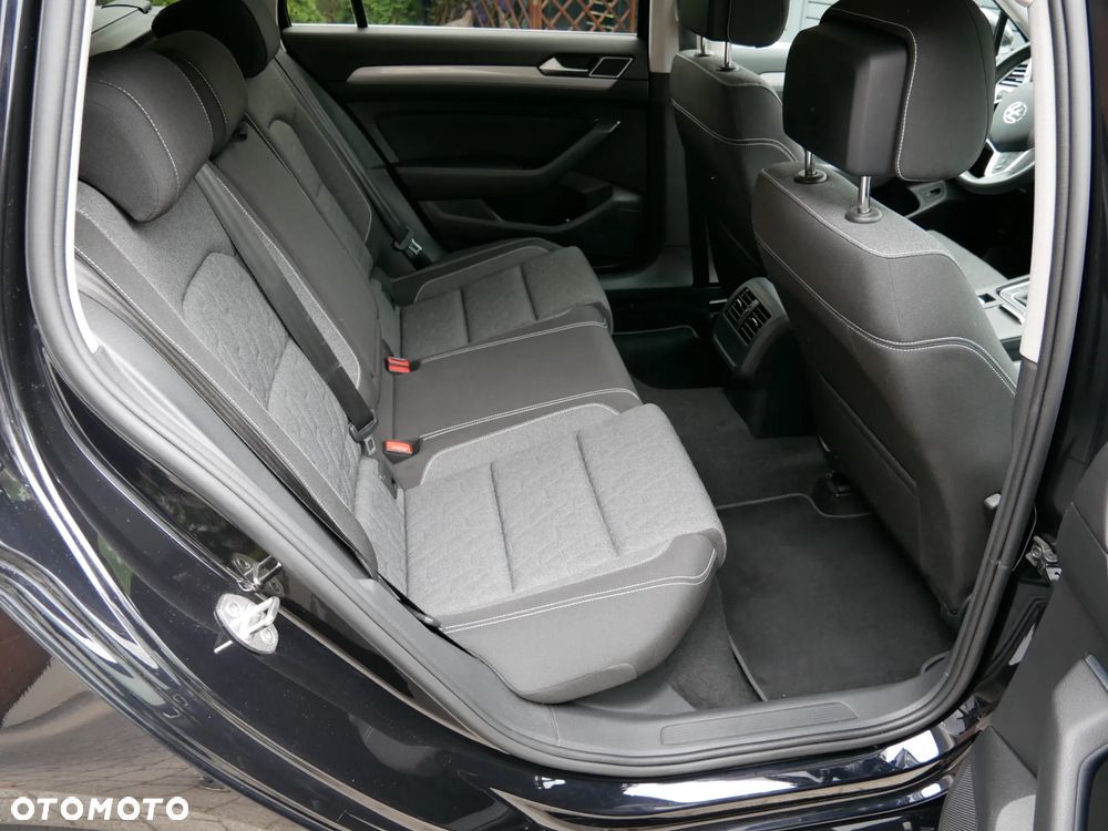 Volkswagen Passat 2.0 TDI EVO Business - 14
