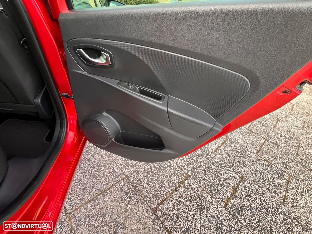 Renault Clio Sport Tourer 1.5 dCi Luxe - 28