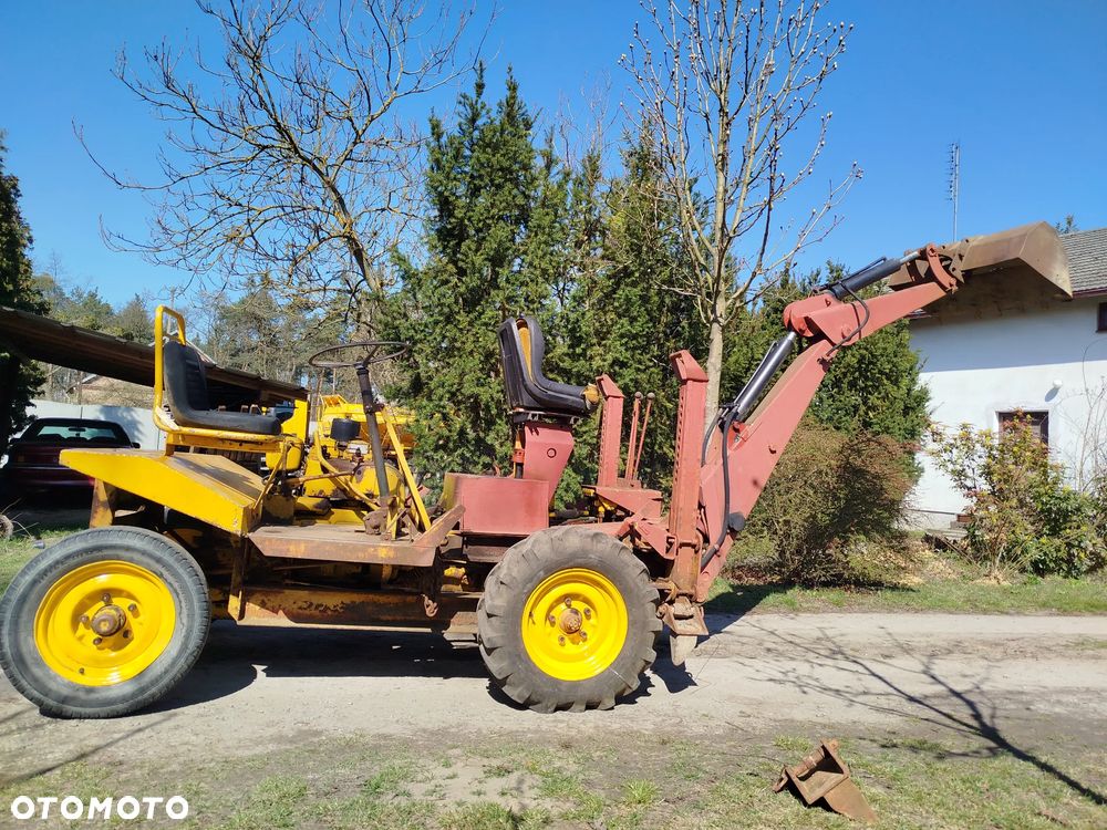 Thwaites JCB Thwaites Tusker digger Prosta Minikoparka kołowa wywrot Koliba wozidło zmienny osprzęt diesel 2 cylindry ładny stan 1,5tony 3 biegi import UE Film - 10