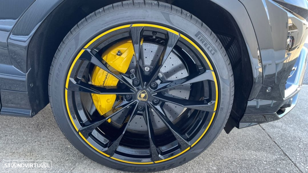 Lamborghini Urus 4.0 V8 - 12