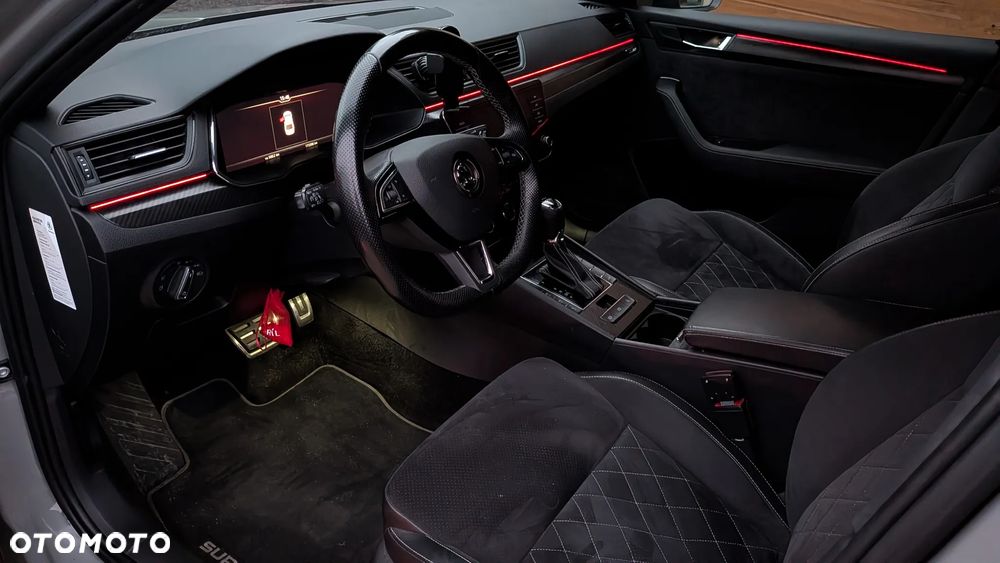 Skoda Superb 2.0 TSI DSG Sportline - 11
