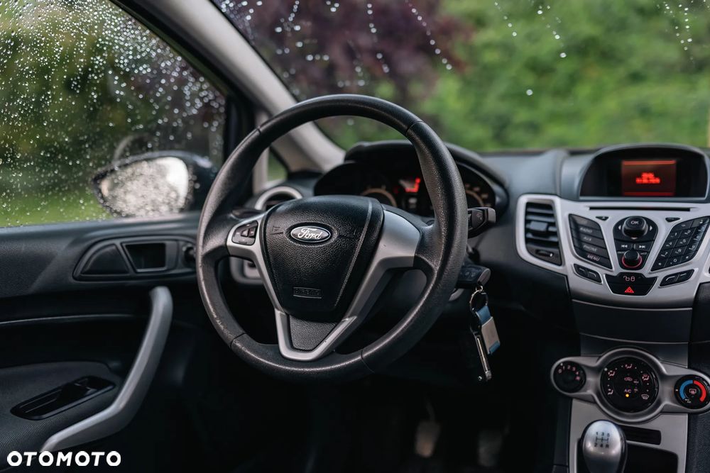 Ford Fiesta 1.25 Trend EU5 - 13