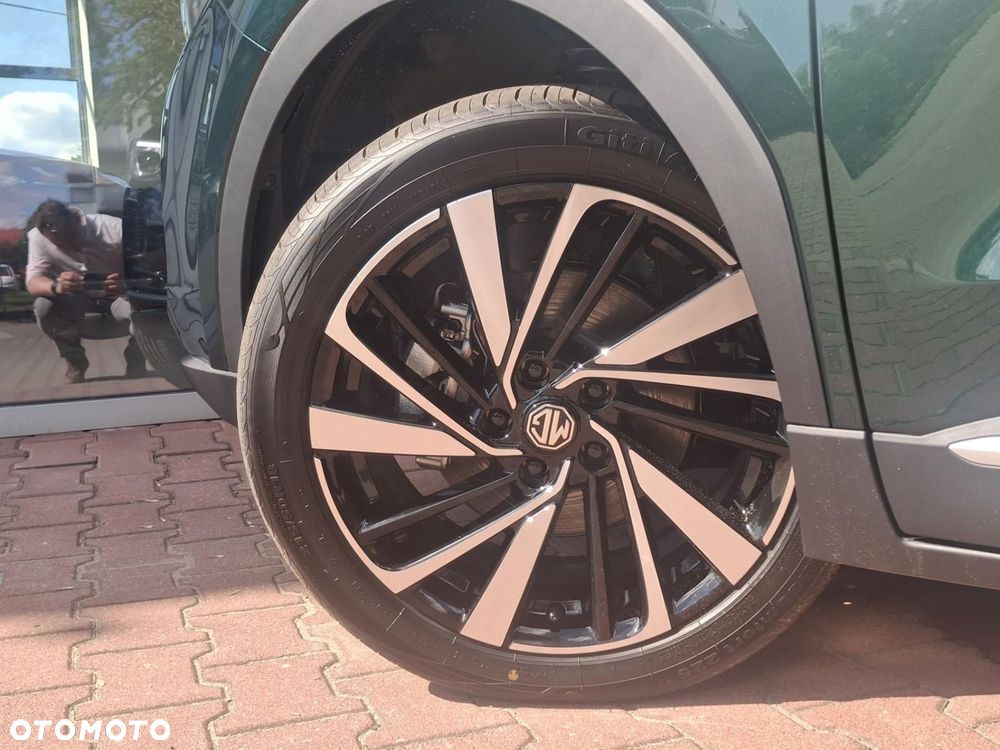 MG ZS - 8