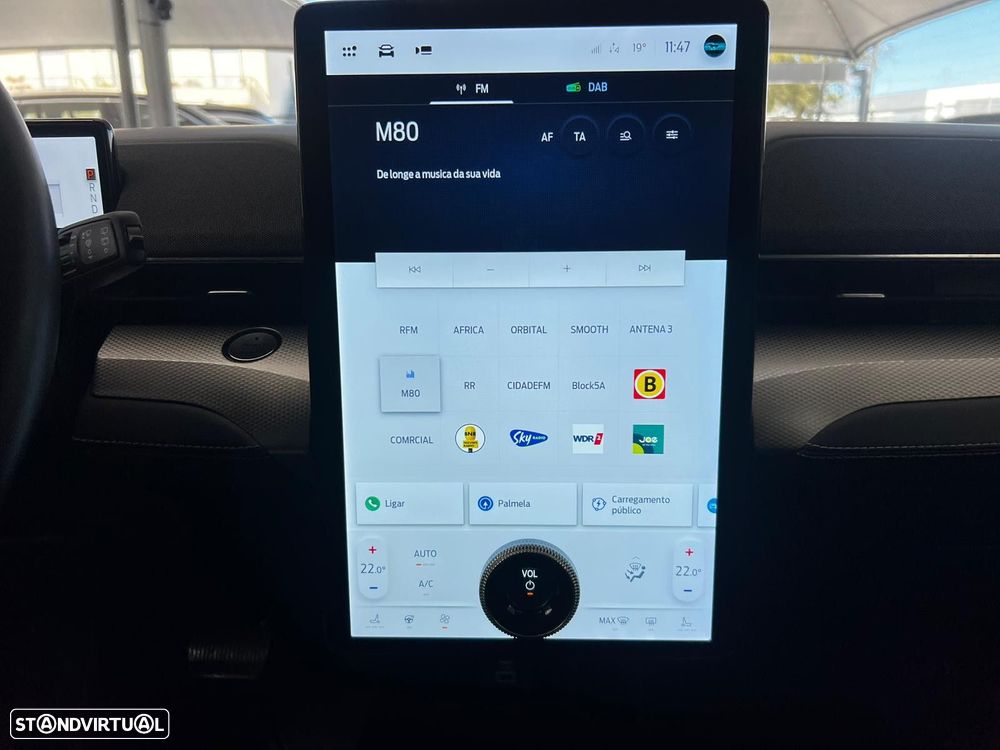 Ford Mustang Mach-E 75.7 kWh Premium AWD - 29