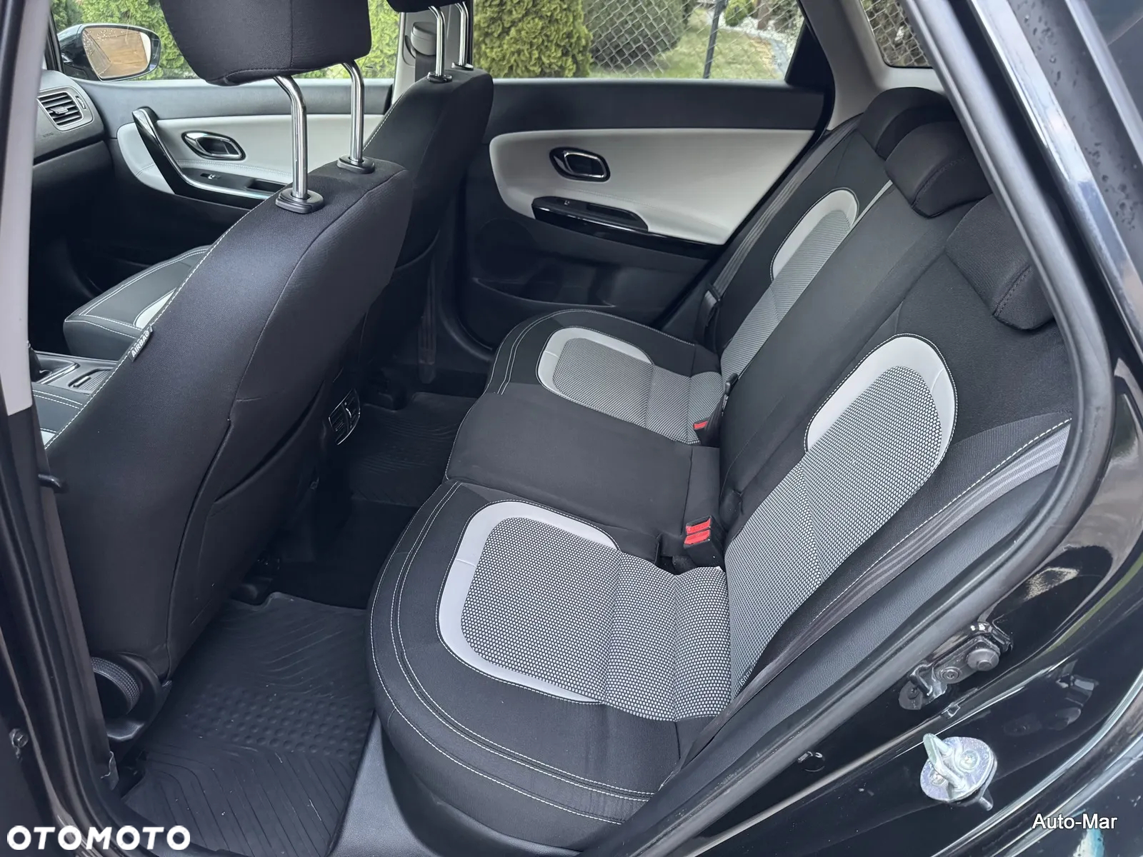 Kia Ceed 1.6 CRDi 136 ISG SW Edition 7 - 11