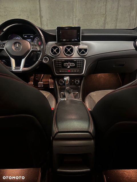 Mercedes-Benz CLA 200 AMG Line - 19