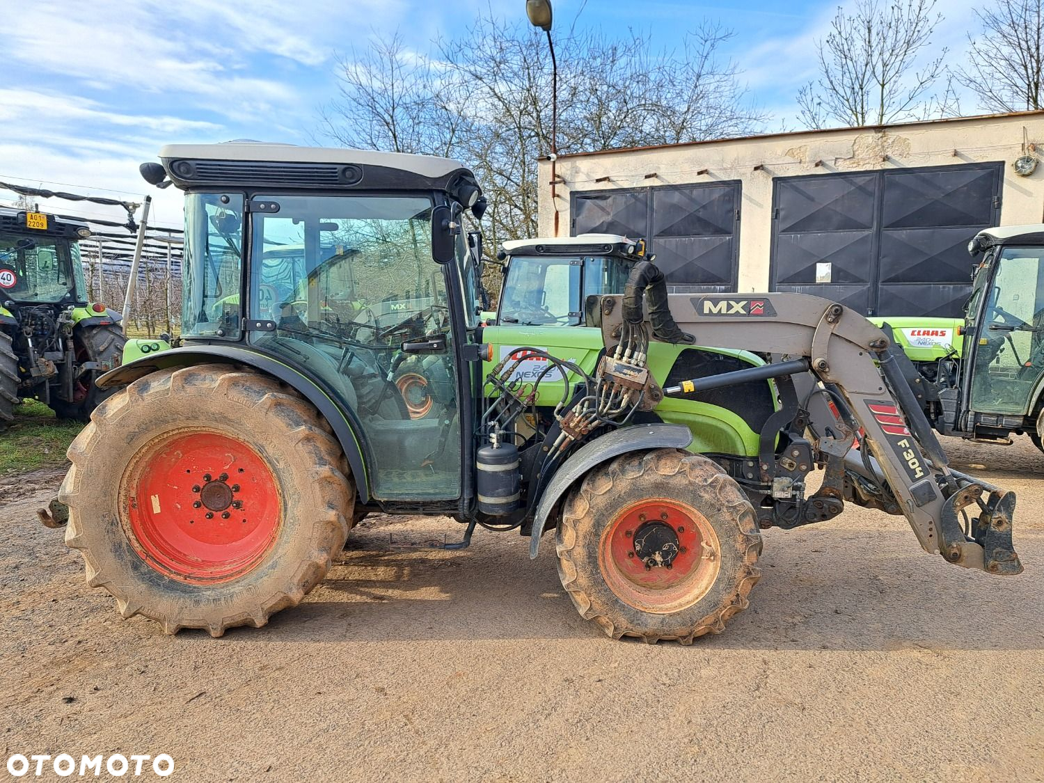 Claas Nexos 240 F 4X4 - 4