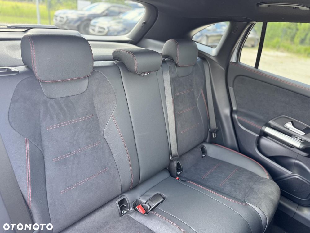 Mercedes-Benz GLA 200 mHEV AMG Line 7G-DCT - 17