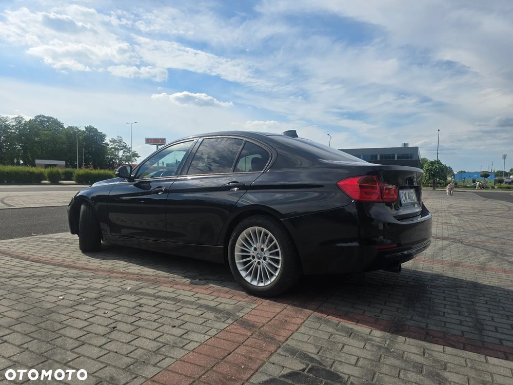 BMW Seria 3 318d DPF Edition Sport - 4