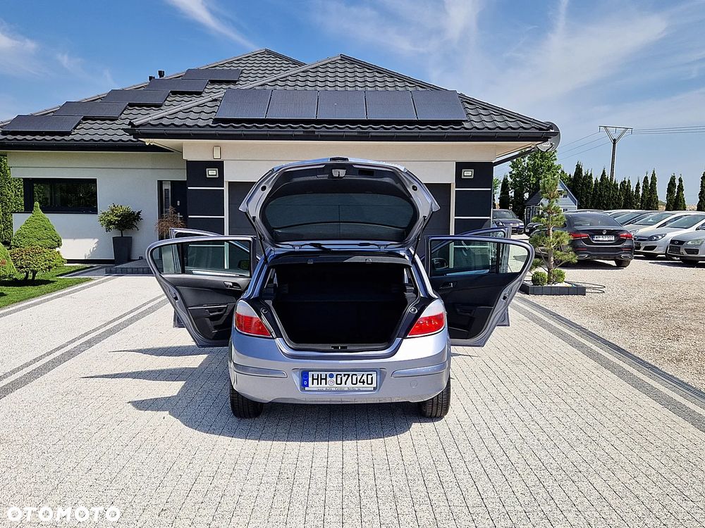Opel Astra 1.6 Essentia - 10