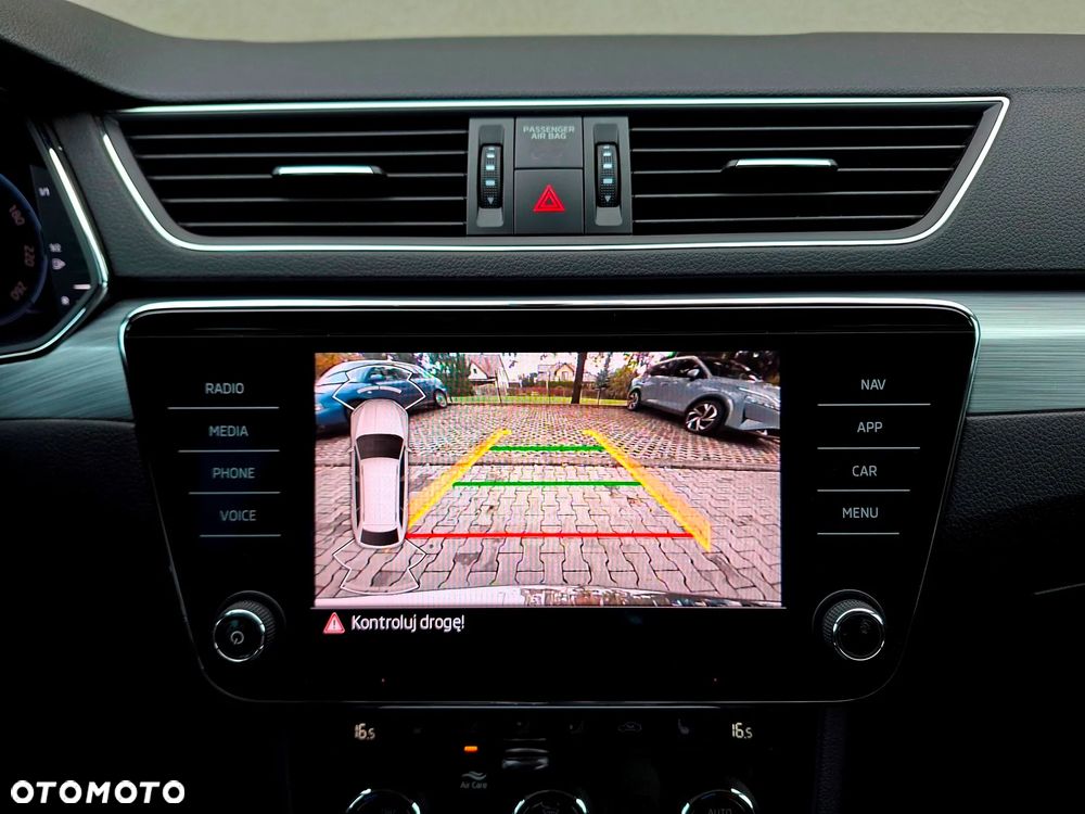 Skoda Superb 2.0 TDI DSG Premium Edition - 29