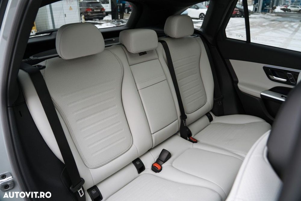 Mercedes-Benz GLC - 32