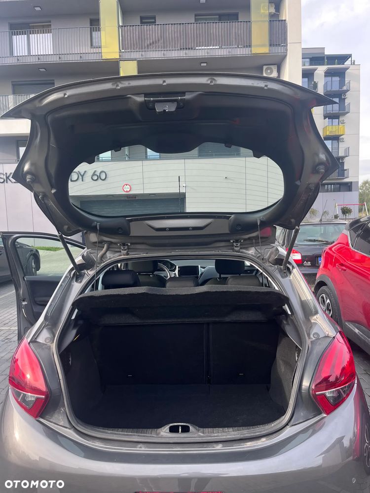 Peugeot 208 1.2 PureTech Active - 12
