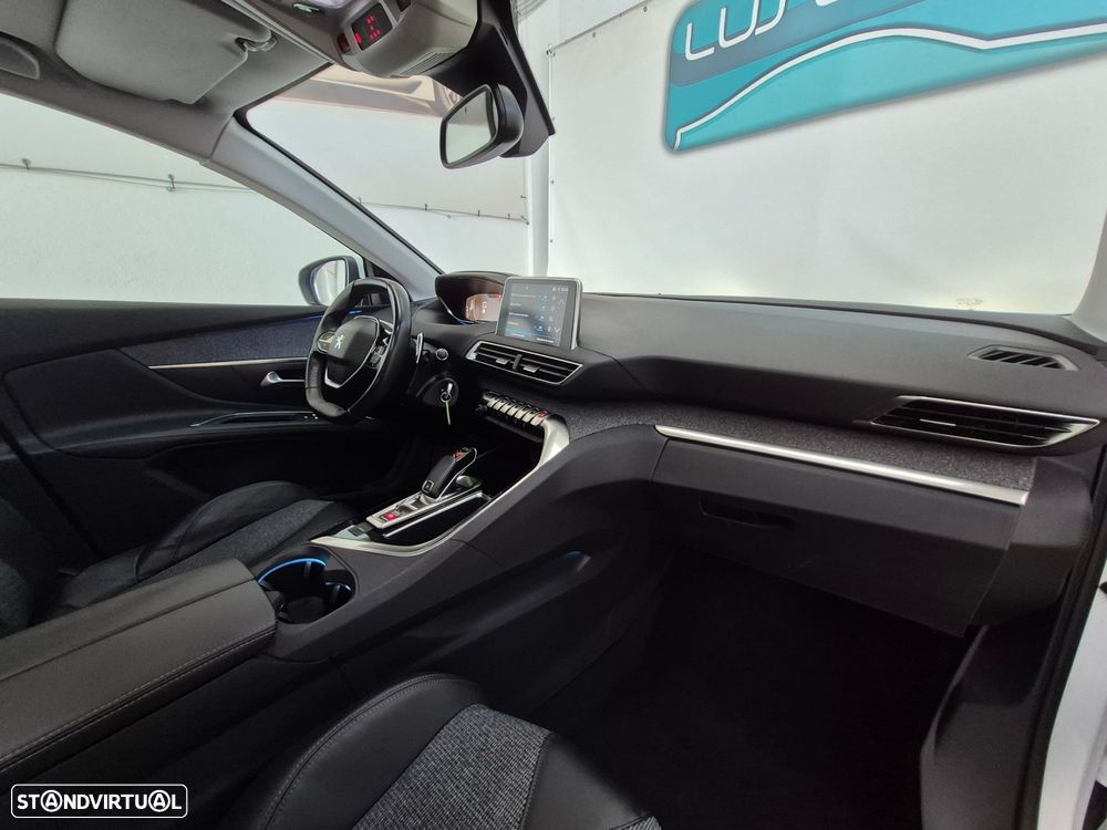 Peugeot 5008 1.5 BlueHDi Allure Pack EAT8 - 24