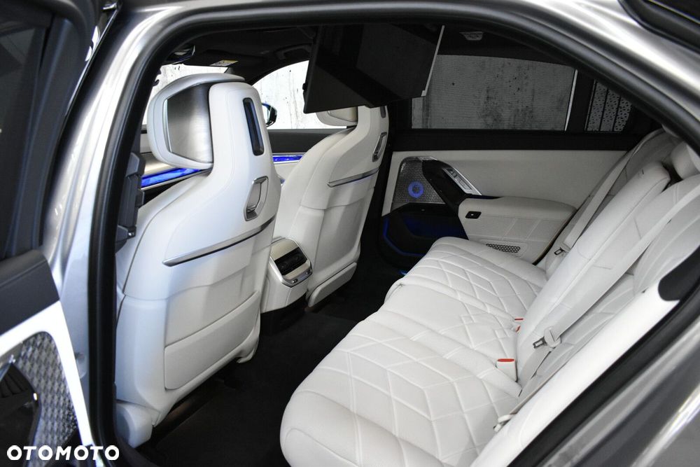 BMW Seria 7 - 24
