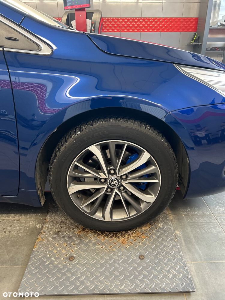 Toyota Avensis 2.0 D-4D Premium - 13