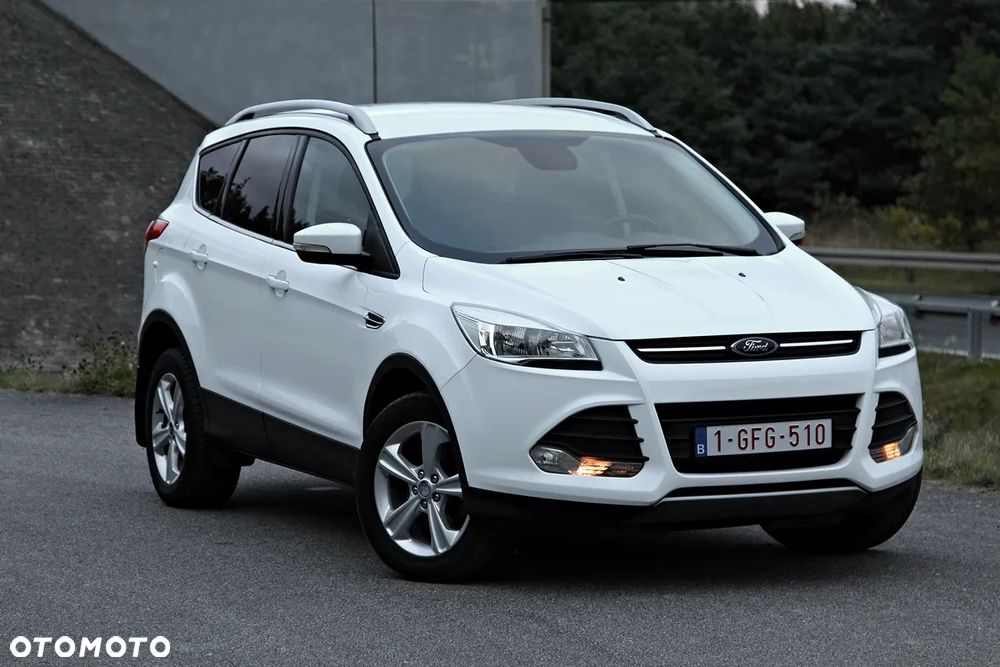 Ford Kuga 2.0 TDCi 2x4 Titanium - 4