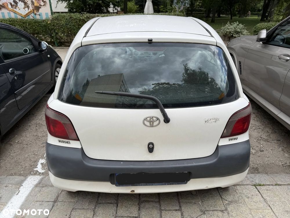 Toyota Yaris 1.0 Base - 2