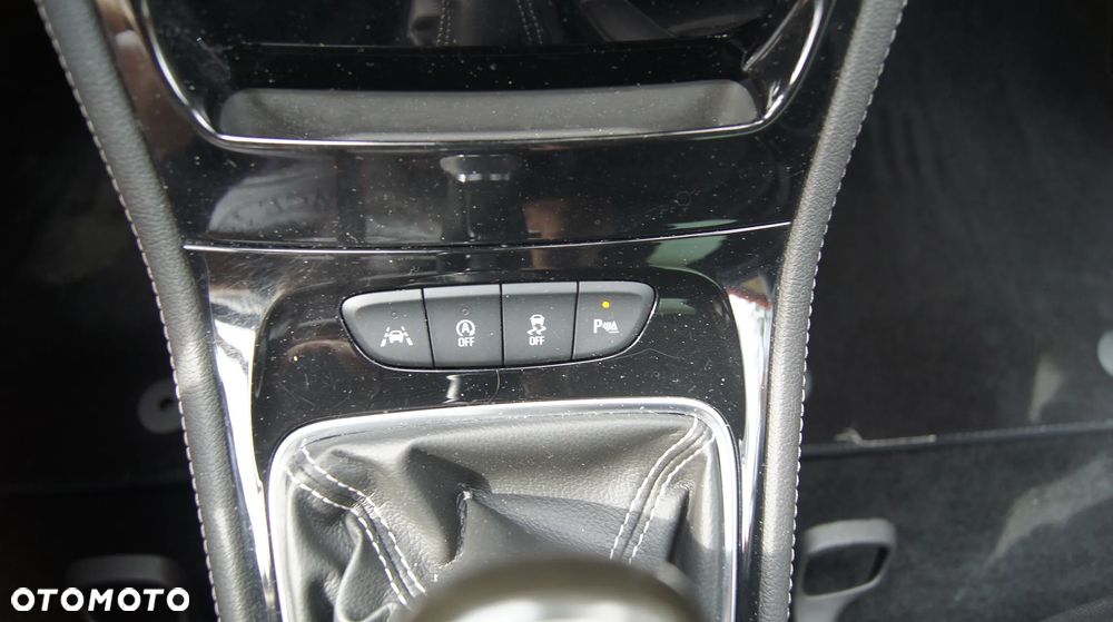 Opel Astra 1.6 CDTI Sport - 26