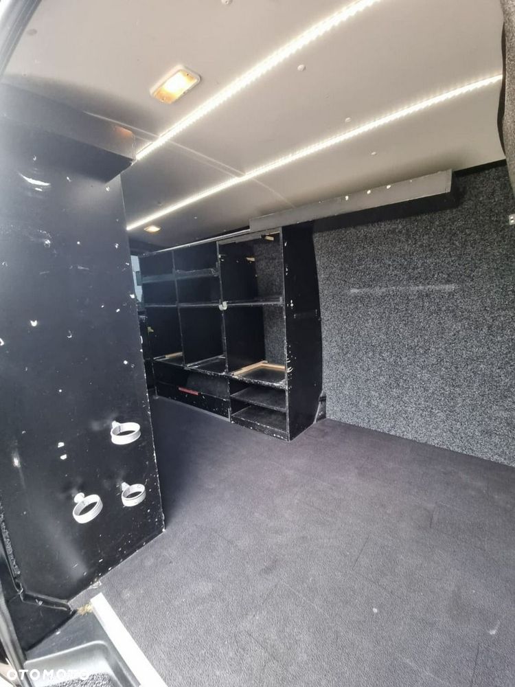 Volkswagen Transporter - 19