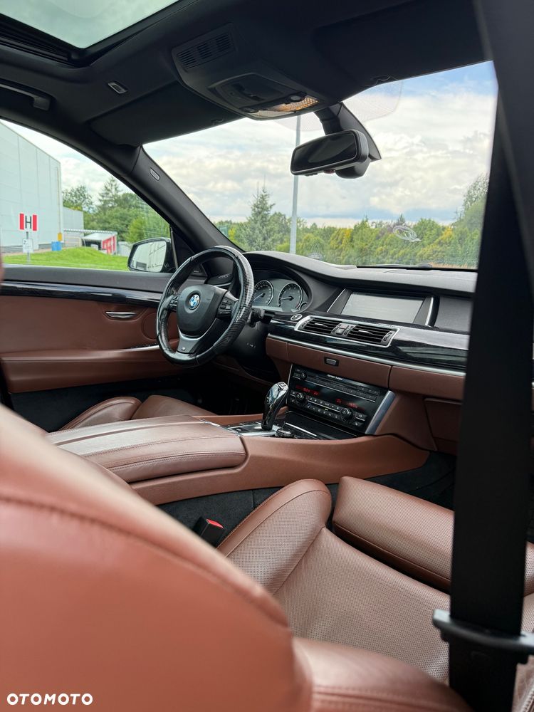 BMW 5GT 550i Luxury Line - 32