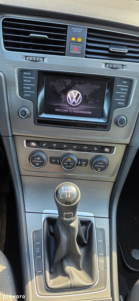 Volkswagen Golf 1.6 TDI DPF BlueMotion Technology Comfortline - 21