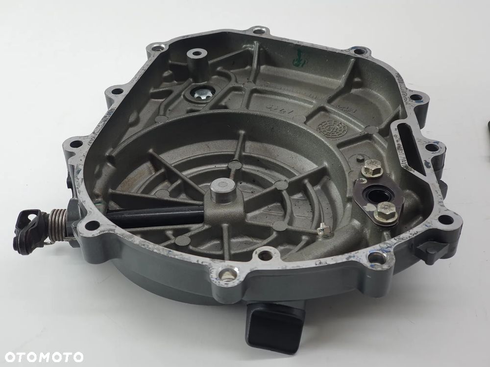 KTM 125 DUKE 11-16 DEKIEL SPRZĘGŁA POKRYWA   ŚRUBY - 18
