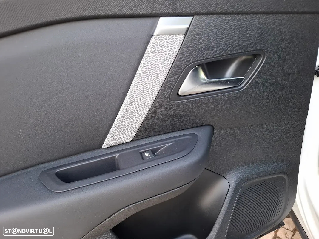Citroën C4 PureTech 130 Stop&Start EAT8 SHINE - 34