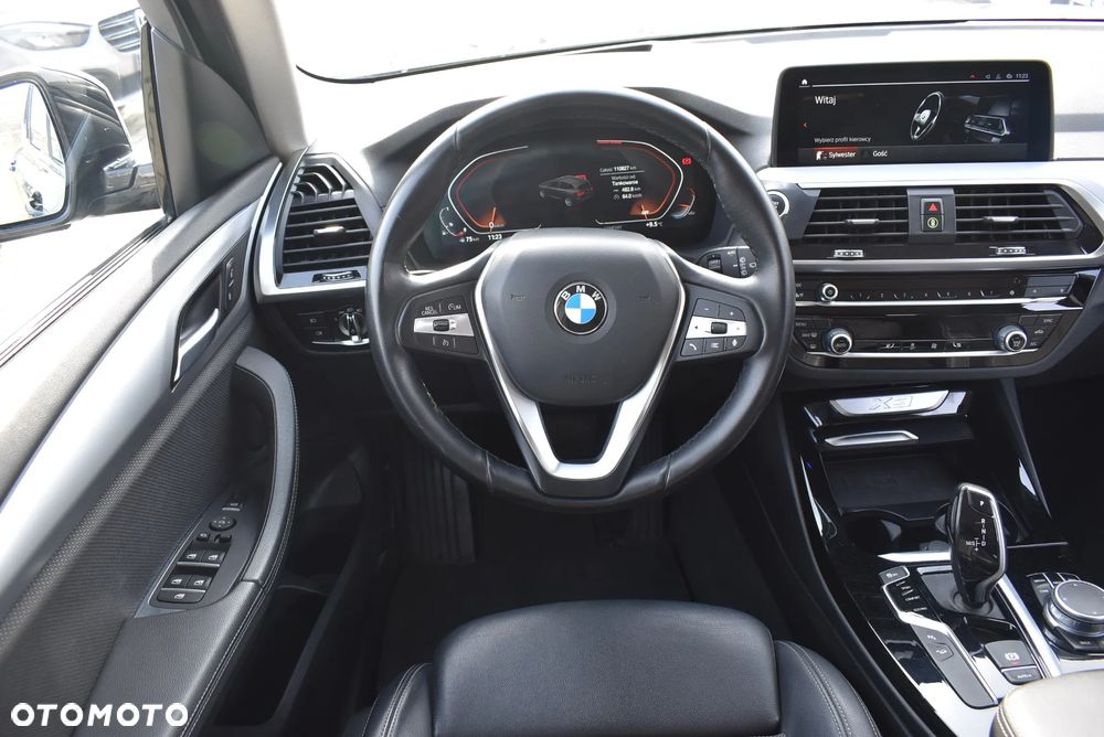BMW X3 xDrive20i GPF Advantage - 23