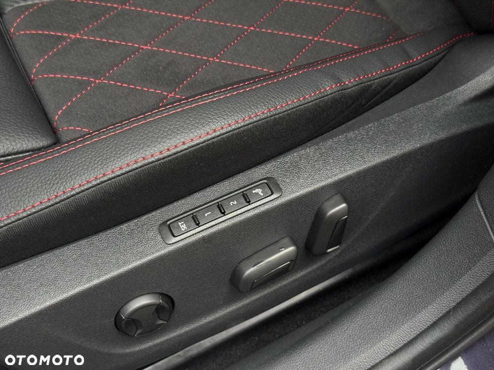 Skoda Octavia 2.0 TSI RS DSG - 19