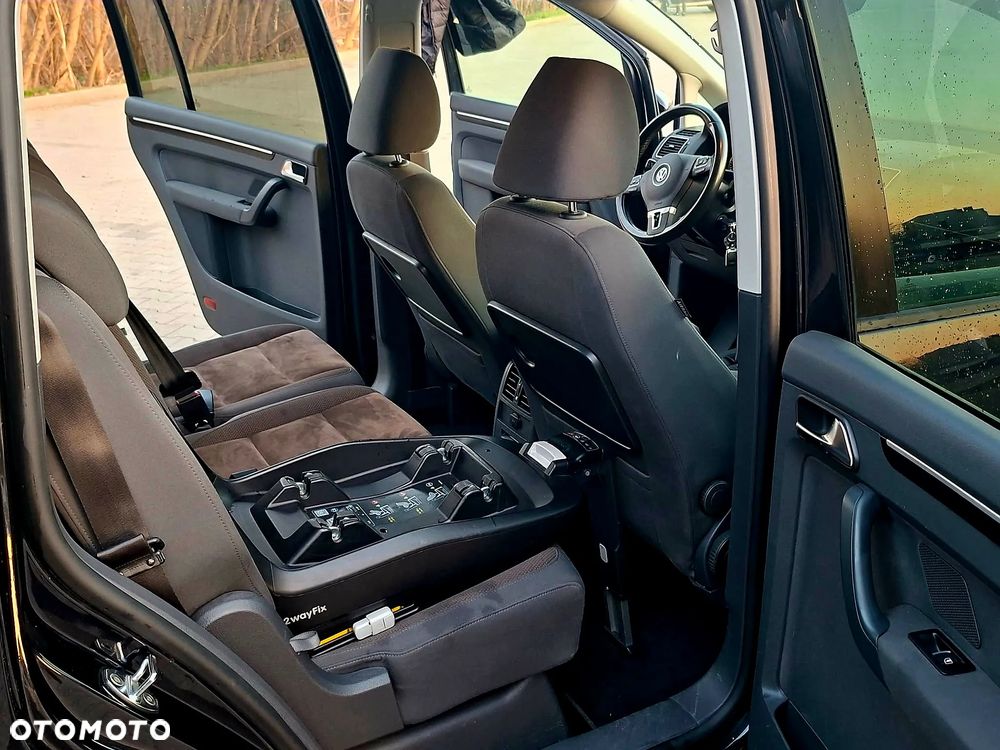 Volkswagen Touran 2.0 TDI DPF Highline - 16