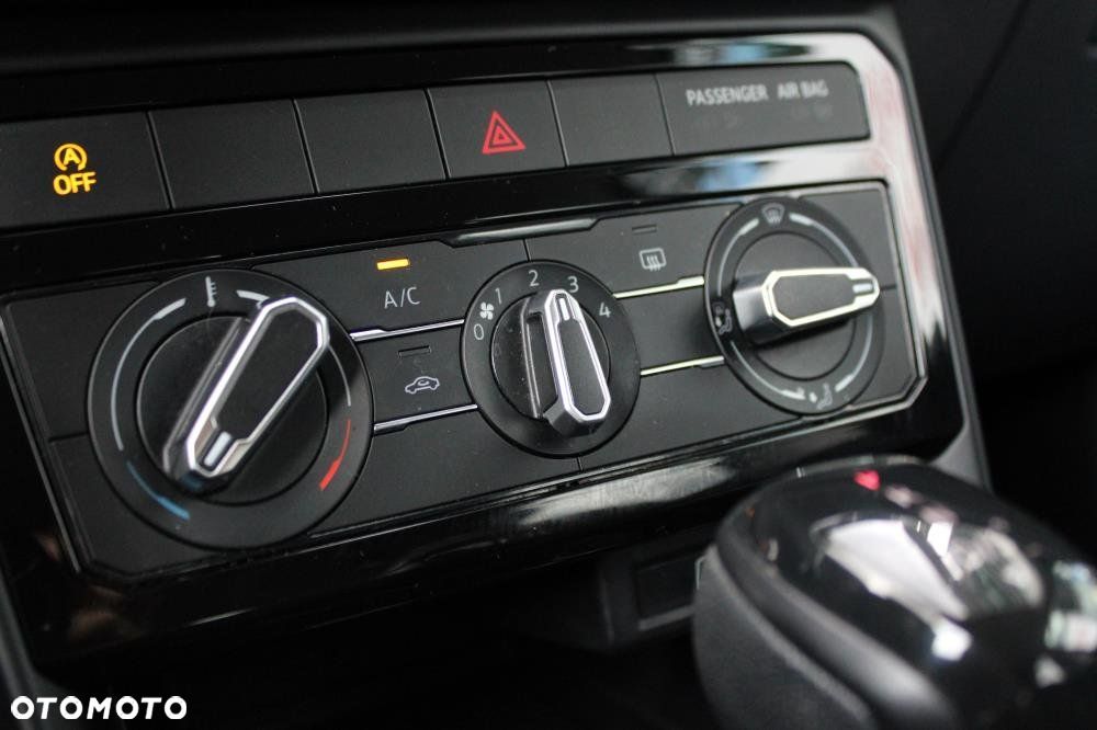 Volkswagen T-Cross - 23