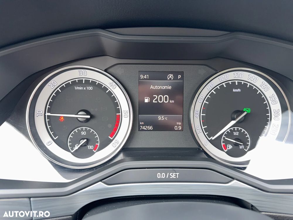 Skoda Superb 2.0 TDI DSG Style - 10