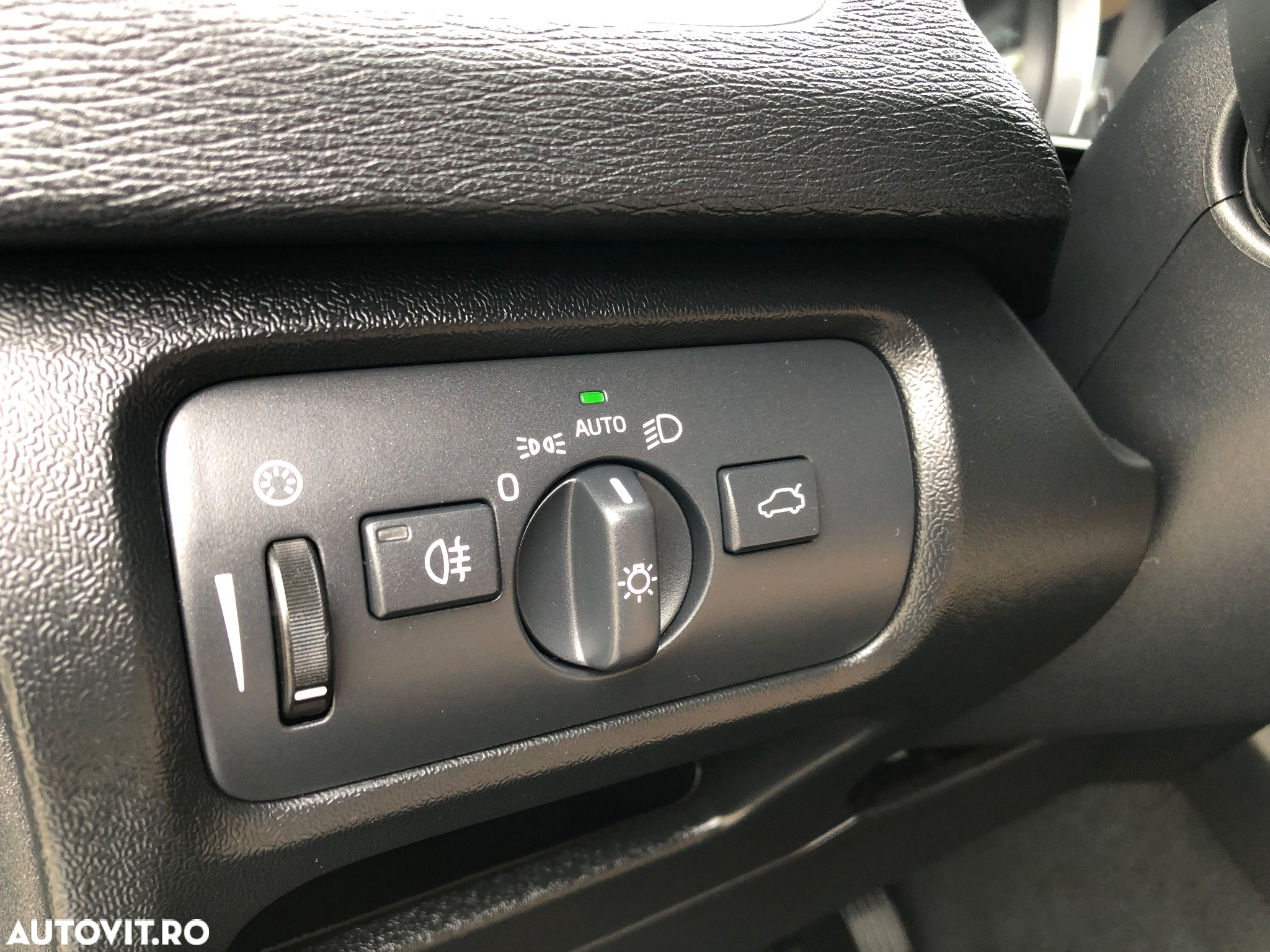 Volvo V40 D2 Inscription - 17