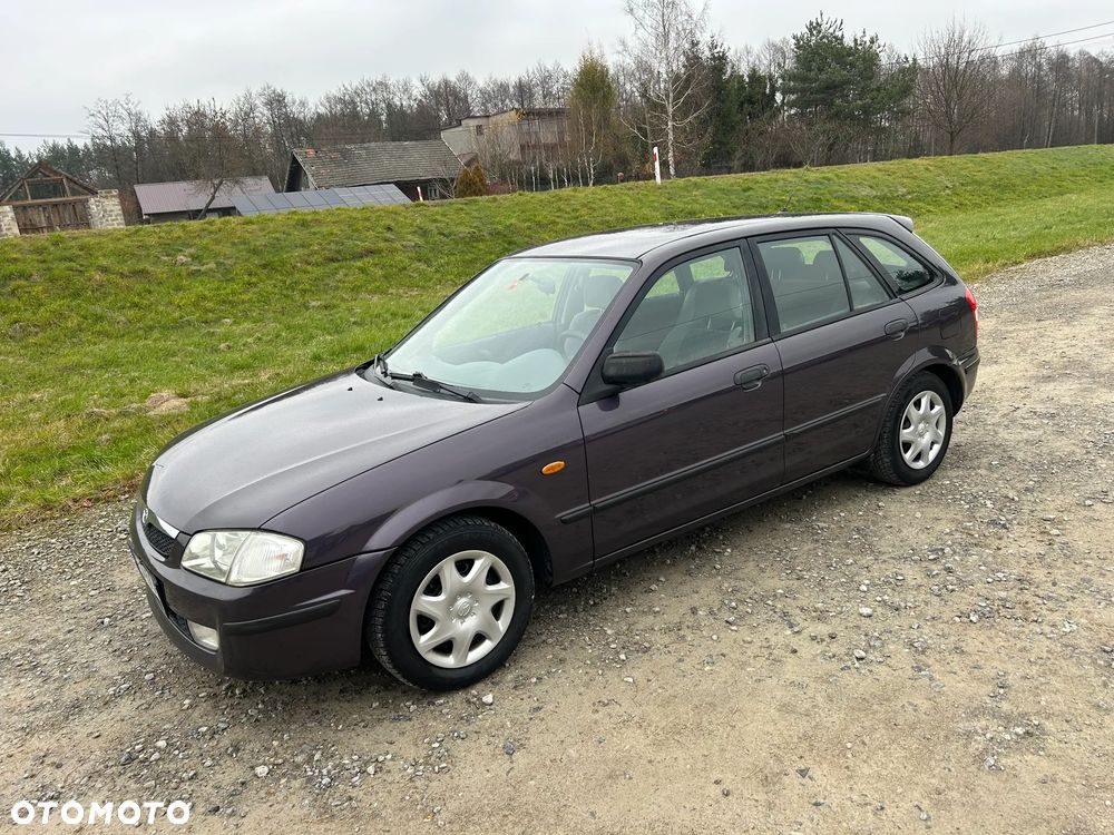 Mazda 323F - 3