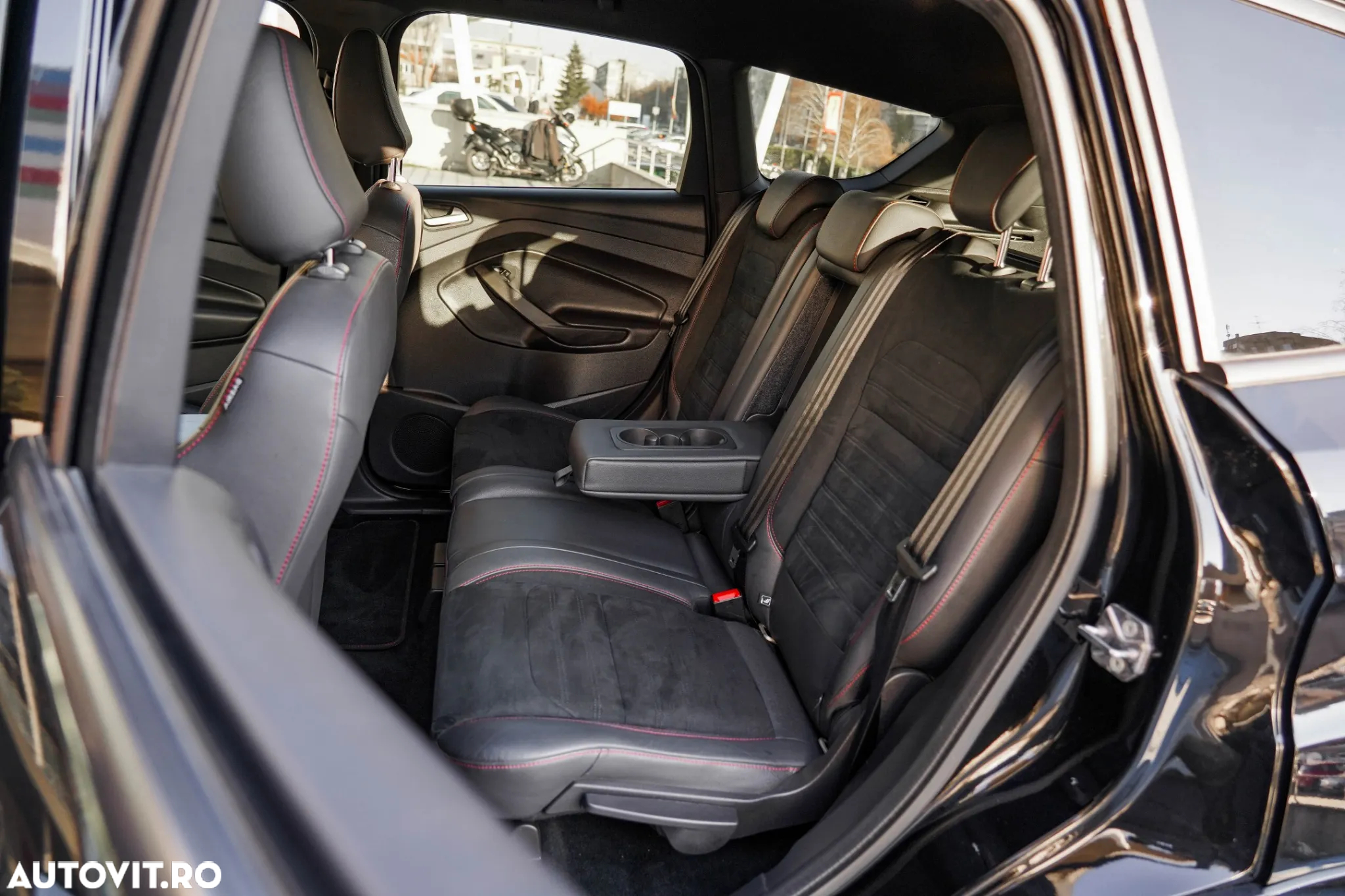 Ford Kuga 2.0 TDCi 4WD Powershift ST-Line - 15