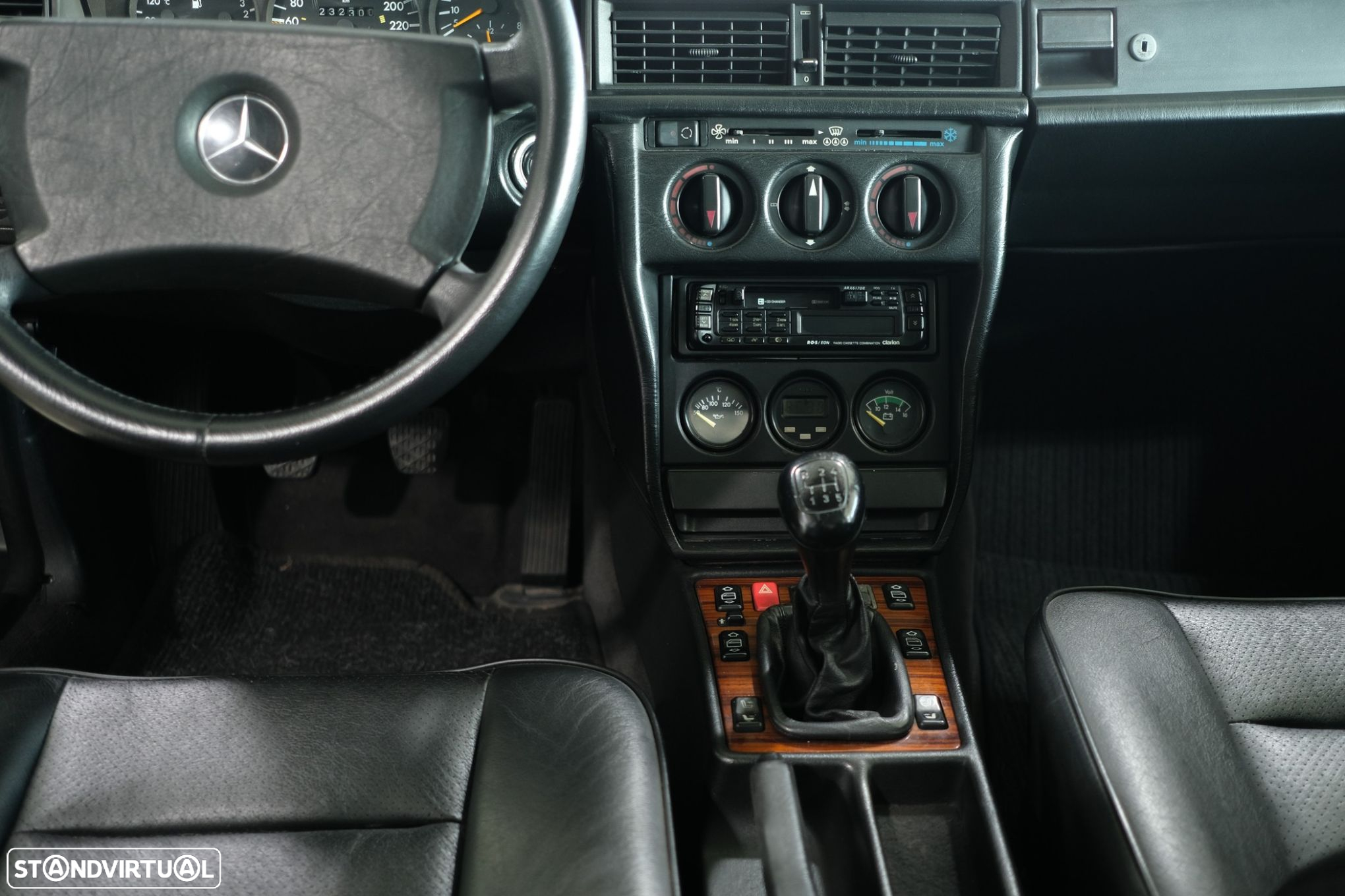 Mercedes-Benz 190 E 2.5-16 - 15