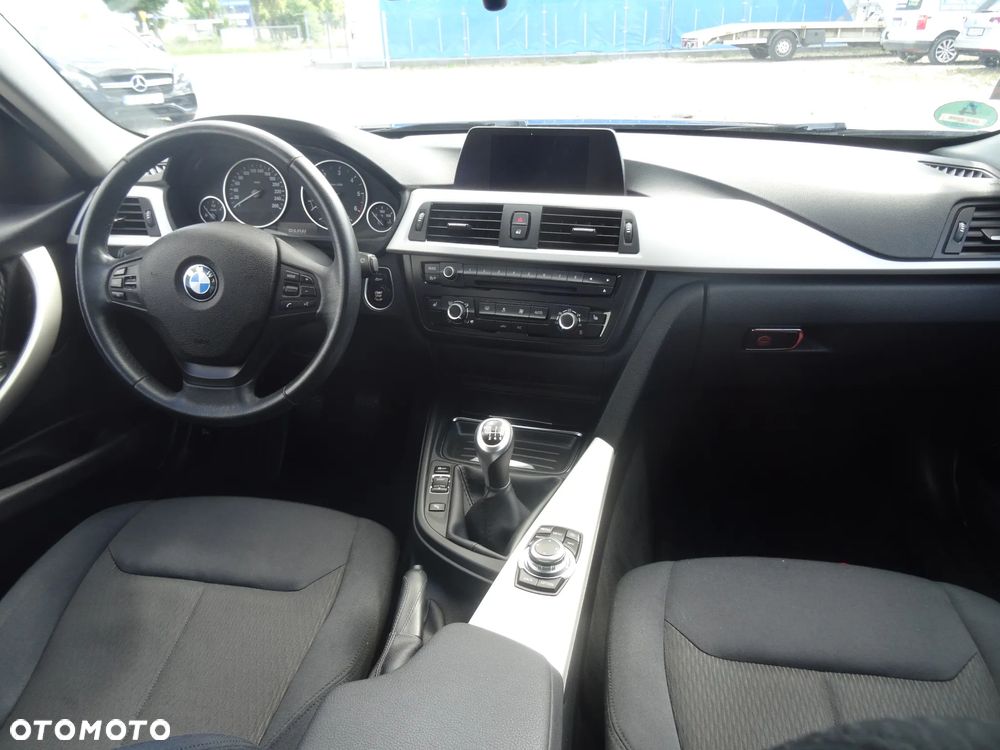 BMW Seria 3 320d Efficient Dynamics Edition Sport Line - 16