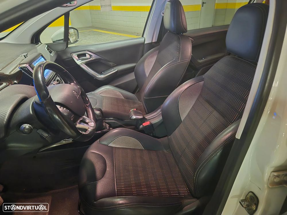 Peugeot 2008 1.6 BlueHDi Allure - 22