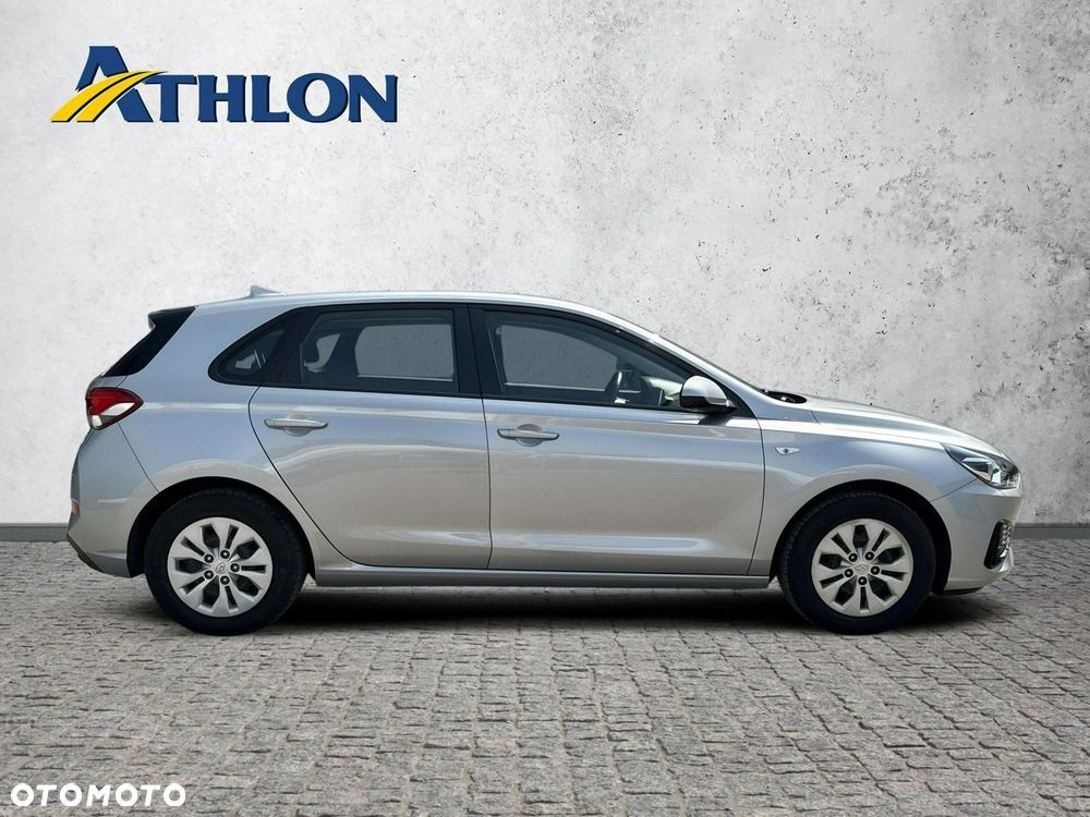 Hyundai i30 1.5 DPI Classic + - 6